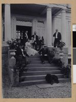 1. Gruppebilde av Bjørnstjerne Bjørnson med familie og venner, 22. august 1901 - no-nb digifoto 20160609 00071 bldsa BB1480.jpg