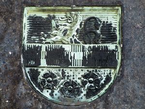 Gude slektsvåpen Vår Frelsers gravlund Oslo.jpg