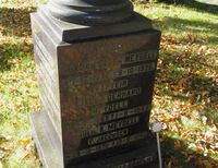 9. Gunnar Gløer Meydell gravminne Borre.jpg