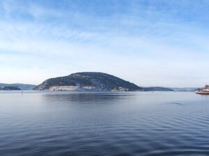 Håøya (Frogn) sett fra Drøbak 2012.jpg