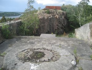 Håøya Vestfold gamle kanonstillinger.jpg