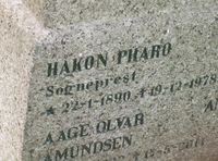 53. Håkon Pharo gravminne.jpg