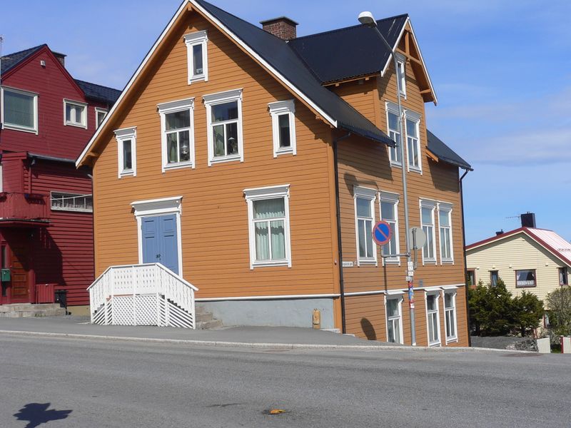 Fil:Hålogalandsgt. 12, Harstad.jpg
