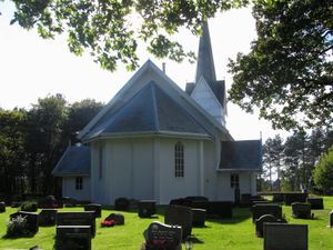 Hærland kirke 2013 2.jpg