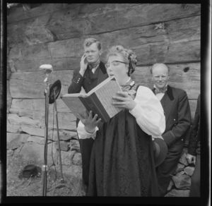 Høytlesing - no-nb digifoto 20150218 00202 NB MIT FNR 19177.jpg