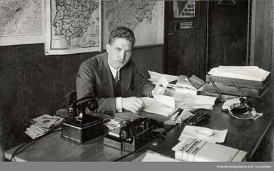 Arbeidernes Opplysningsforbund ble stiftet i 1931. Haakon Lie var organisasjonens første sekretær