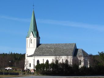 Halden, Asak kirke syd (0)Wcr.jpg