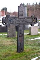 299. Halden, Prestebakke kirke - Niels Torgalsen Liholts gravminne.JPG