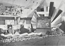 Haldens Bomuldsspinderi & Væveri var blant bedriftene som hadde egen stand på utstillingen «Halden Kan» i 1953, der en rekke Halden-bedrifter ble markedsført i hovedstaden. Foto: Haldenforeningen i Oslo