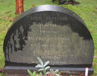 35. Halfdan Petterøe gravminne Oslo.jpg