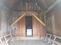 Skipet, i bakgrunnen kor med alter. Foto: Aslak Kittelsen (2020).