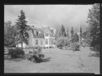 58. Hamar, sorenskrivergården - no-nb digifoto 20150219 00139 NB MIT FNR 16388.jpg