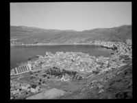 Hammerfest kirke og Hauen kapell, 1961 Foto: NB