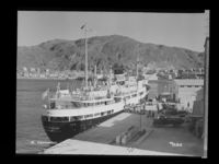 Hurtigruteskipet Vesterålen i Hammerfest i 1957. Foto: Mittet