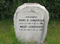 Viseadmiral Hans Bernhard Gundersen (1917-1997) er blant de gravlagte på Gjervåg gravlund. Foto: Stig Rune Pedersen