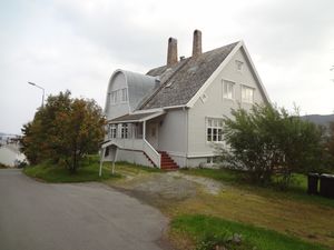 Hans Egedes gate 33, Harstad.JPG