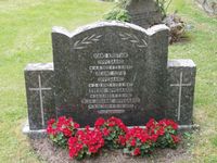 27. Hans Kristian Oppegaard gravsted Oppegård kirke.jpeg
