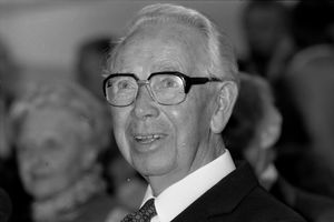 Harald Kihle portrett 1986.jpeg