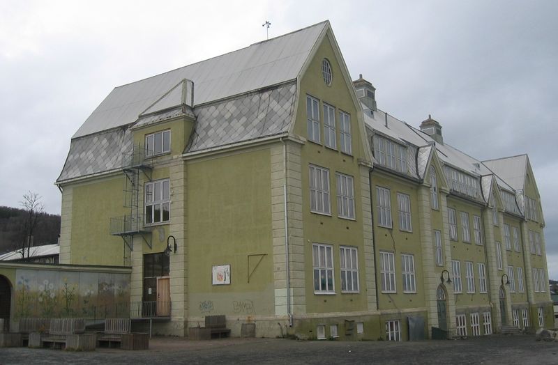 Fil:Harstad barneskole.jpg