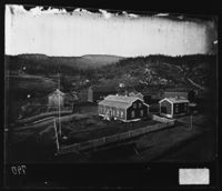 56. Hattfjelldal gamle Præstegaard set fra Kirketaarnet - NB bldsa OTO0790 A.jpg