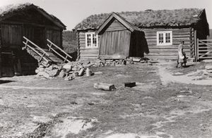 Haugøy, Oppland - Riksantikvaren-T125 01 0421.jpg