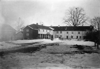 Haug prestegård (oeb-200508).jpg