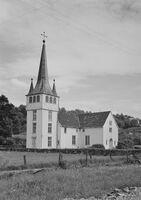 Sokndal kirke, restaureringsarbeider s.m. Ulrik Hendriksen (1928 og 1962). Foto: Nasjonalbiblioteket (1953).