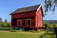 Stabburet på Heddal prestegård. Foto: Leif-Harald Ruud (2023).