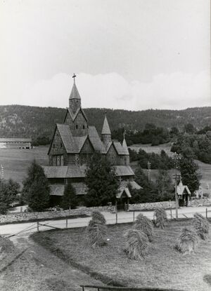 Heddal stavkirke, Telemark - Riksantikvaren-T167 01 0236.jpg