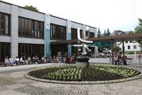 Borggården med publikum