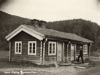 40. Helle Nordre, Buskerud - Riksantikvaren-T069 01 0312.jpg
