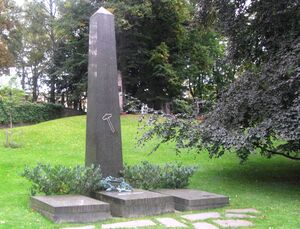 Henrik Ibsen gravminne 2012.jpg