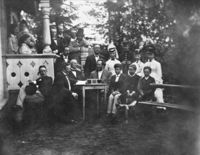 Henrik Ibsen hos Thomas J. Heftye på landstedet Sarabråten i 1874 (Oslo Museum).