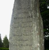 Minnebauta over Wergeland ved Eidsvoll kirke, avduket 17. mai 1876. Foto: Stig Rune Pedersen