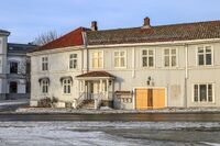 Herudgården eldste del, sett fra Vestre Solørveg. Foto: Leif-Harald Ruud (2022)