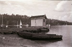 Hestesund med badehus.jpg