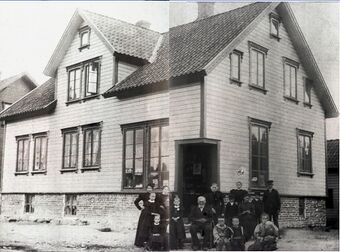 Hillevågsveien 25 i 1890.JPG