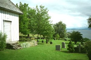 Hindrem gamle kirkegard.jpg