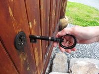 Nøkkelen til den nye stavkirka.