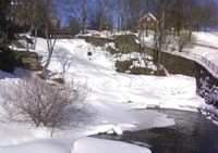 Nedre Vøyenfallene nedenfor Beierbrua og Hønse-Lovisas hus.