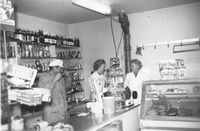 Interiør fra dagligvareforretningen på begynnelsen av 1960-tallet.