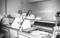 Interiør fra fiskeforretningen på begynnelsen av 1960-tallet.