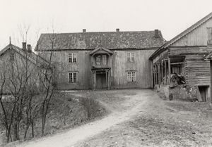 Holm, Buskerud - Riksantikvaren-T052 01 0026.jpg