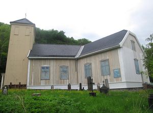 Holmestrand kirke 2013 2.jpg