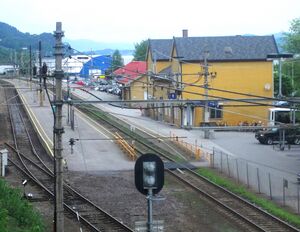 Holmestrand stasjon 2013.jpg