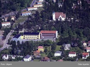 Holtet vgs Bekkelaget kirke.jpg