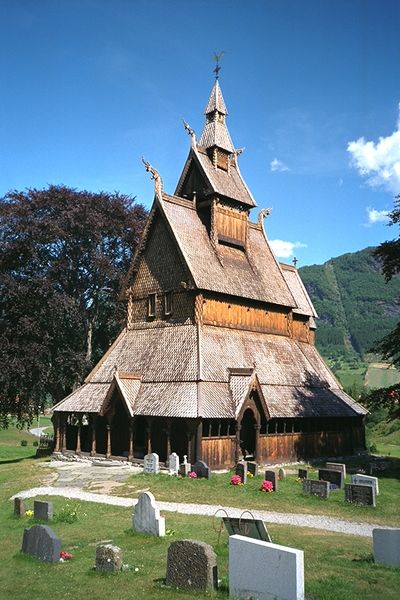 Fil:Hopperstad stavkirke.jpg