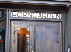Detalj fra kontorinngangen til Horngården. Foto: Stig Rune Pedersen