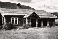 26. Hov Nordre, Buskerud - Riksantikvaren-T069 01 0195.jpg