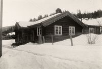 21. Hov søndre, Buskerud - Riksantikvaren-T069 01 0190.jpg